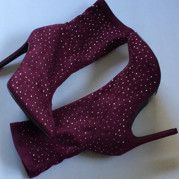 Shoes - Sock booties in color burgundy 8